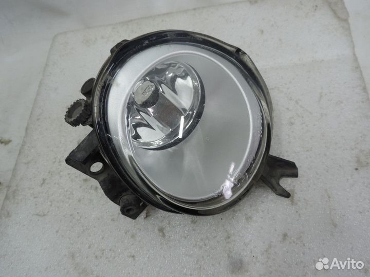 Фара противотуманная правая Volkswagen Touareg 200