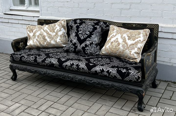 Диван Шинуазри. Бельгия