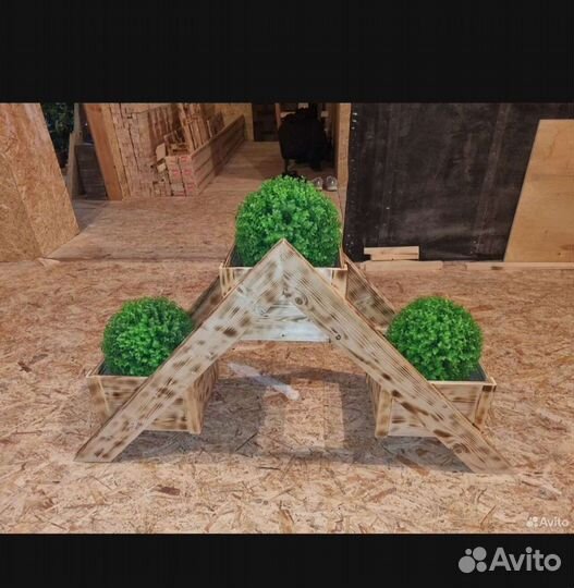 Деревянные уличные кашпо