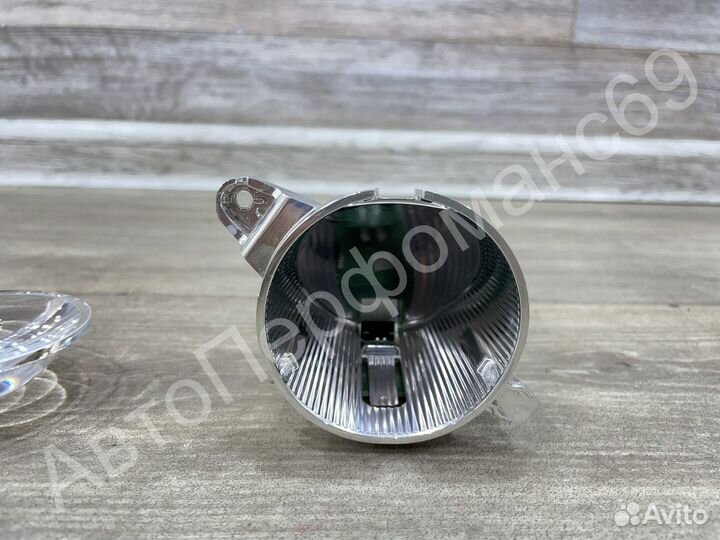 Светодиодный габарит левой фары Mercedes E c207