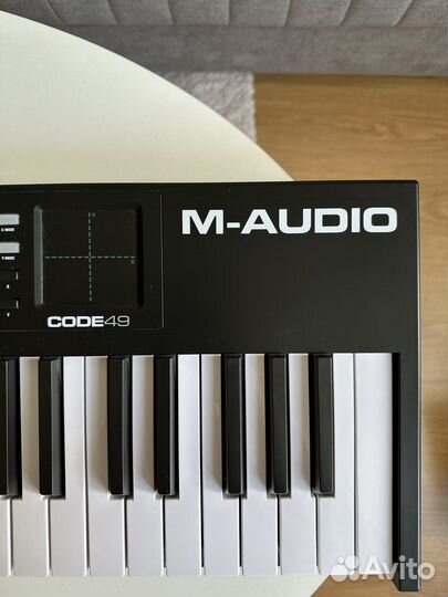 Midi клавиатура M audio code 49