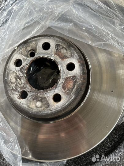 Тормозные диски, супорта и колодки на BMW X5 G05