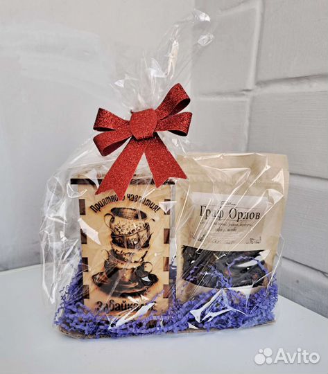 Новогодние подарки, чайный набор,сувениры