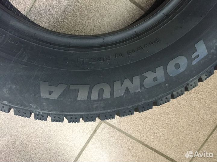 Pirelli Formula Ice 215/70 R16 100T