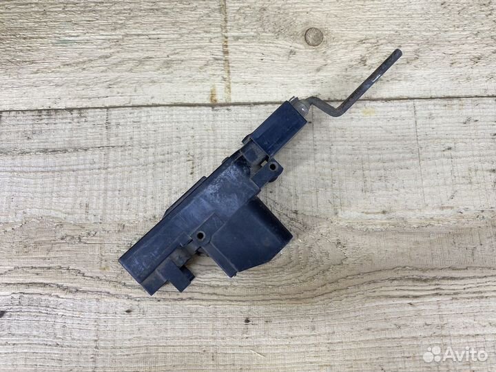 Активатор замка крышки бензобака BMW E34 E24 E32