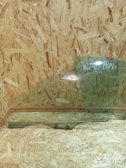Стекло боковое двери Киа Рио 1 седан,универсал