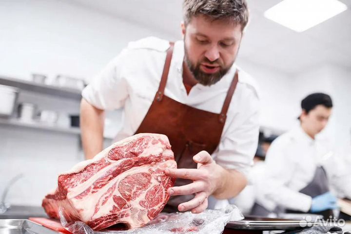 Повар в мясной цех