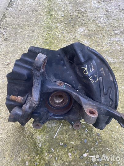 Продам поворотный кулак в сборе на бмв Х5 Е 53