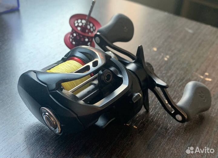 Катушка мультипликаторная Daiwa Fuego CT 103H