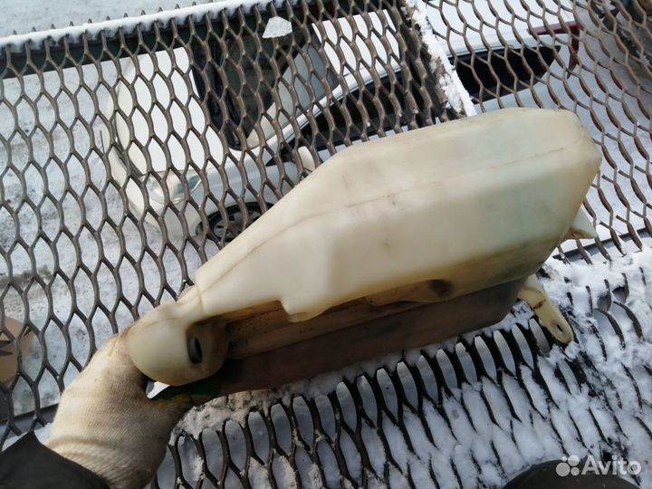 Бачок омывателя и расширительный Chevrolet Astro