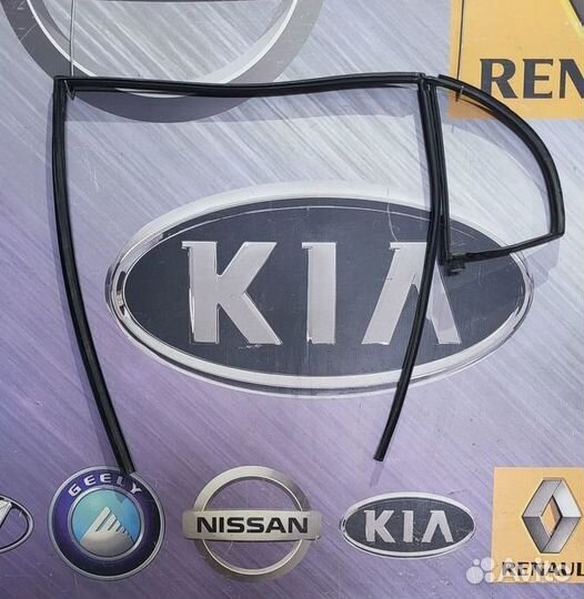 Уплотнитель зад проема стекла двери Kia RIO 2 Прав