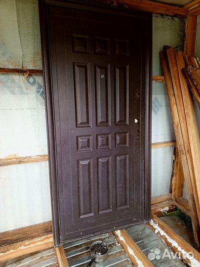 Дверь входная металлическая от застройщика