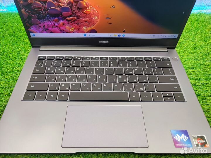 Honor MagicBook 14 Ryzen 5 3500 / Vega 8 / SSD 500