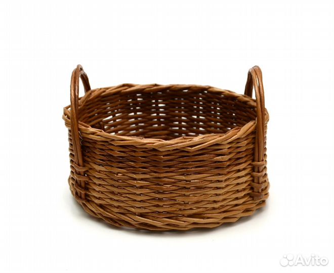 Корзинка плетеная из бумажной лозы. Конфетница