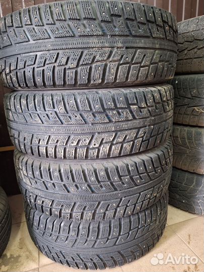 Kumho I'Zen KW22 235/65 R17 204D