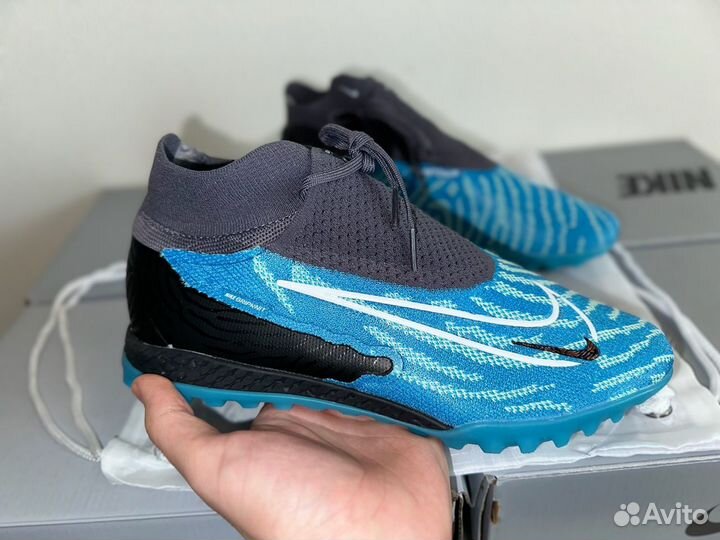 Футбольные шиповки Nike Phantom GX