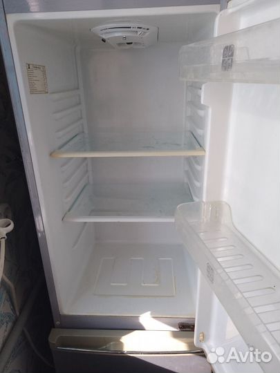 Холодильник Samsung RL17mbms1 BWT