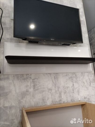 Полка настенная белая