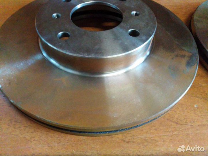 Диск тормозной передний Nissan Primera P11 1995