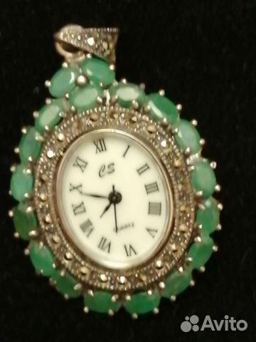 Часы серебро 925 с изумрудами