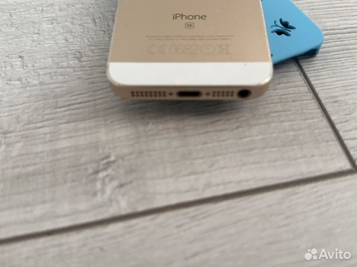 iPhone SE, 16 ГБ