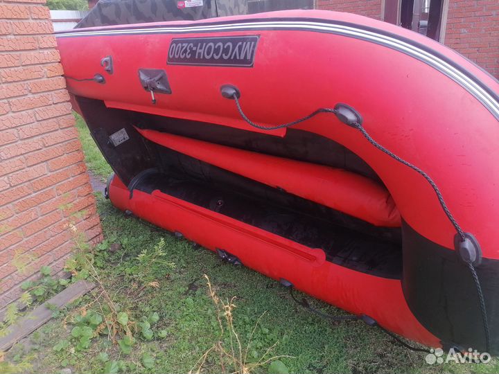 Продам лодку с мотором