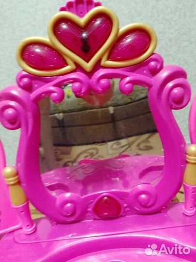 Детский туалетный столик, трюмо