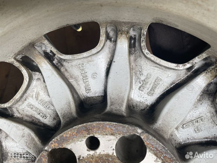 Литой диск r15 Mercedes