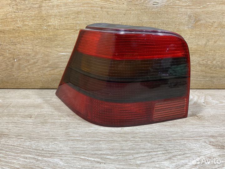 Фонарь задний левый Volkswagen Golf 4 Арт. 111484