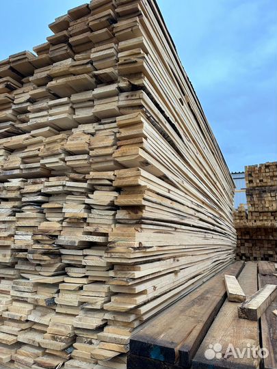Не обрезная доска 40х150х6000 из сосны