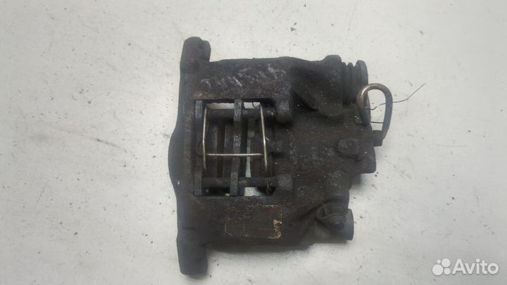 Суппорт правый задний Peugeot 406