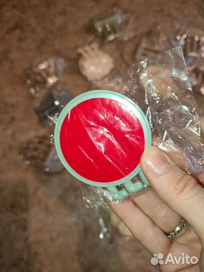 Крючок тройной на клейкой основе