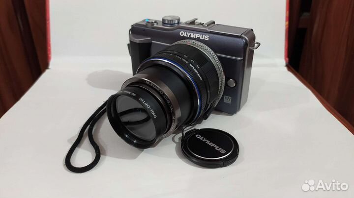 Фотоаппарат Olympus Pen E-PL1 Kit