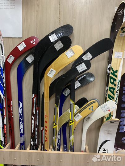 Продаю клюшки хоккейные