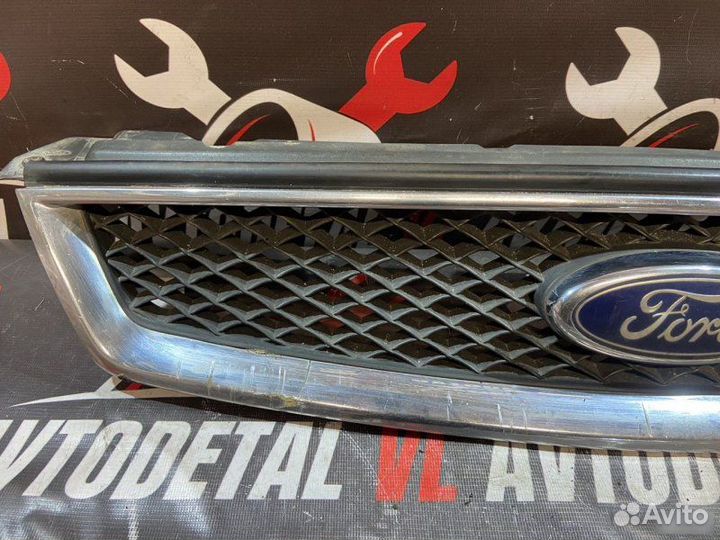 Решетка радиатора Ford Focus 2