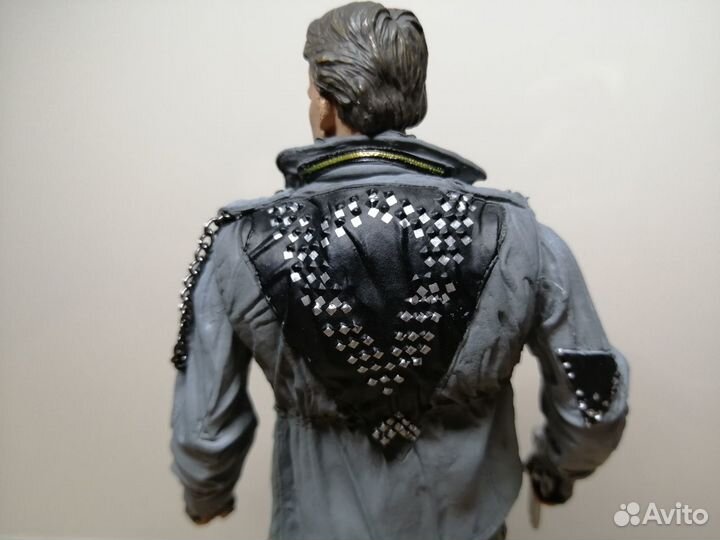 Коллекционная фигурка Терминатор Т-800