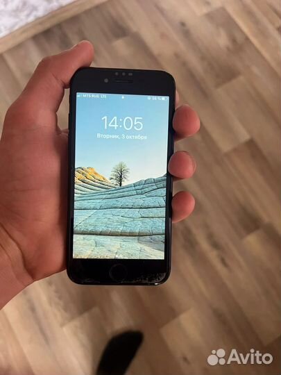 Телефон iPhone 7