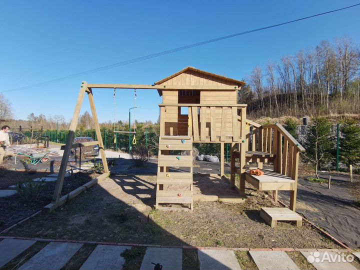 Детская площадка с домиком