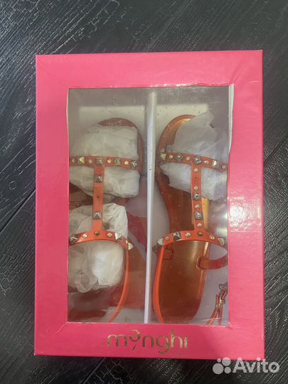 Сандали menghi