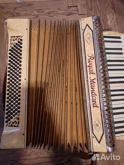 Аккордеон royal standard (трофейный)