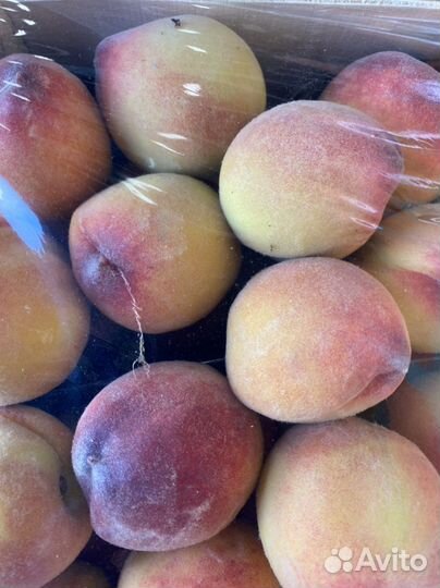 Персики свежие