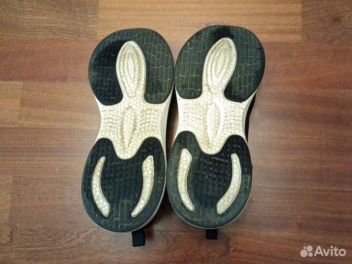 Кроссовки мужские 41 размер бу