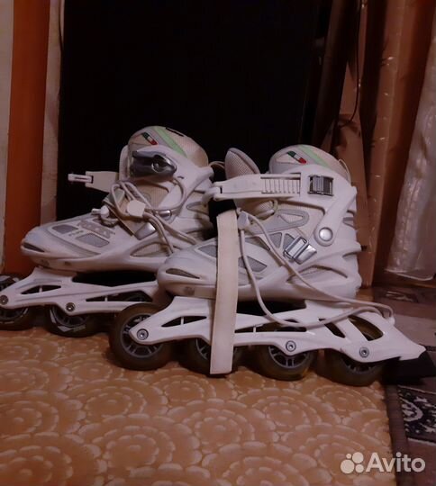 Роликовые коньки