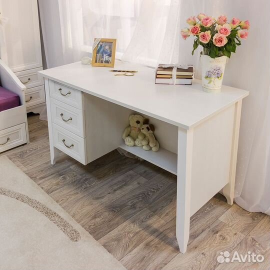 Стол письменный