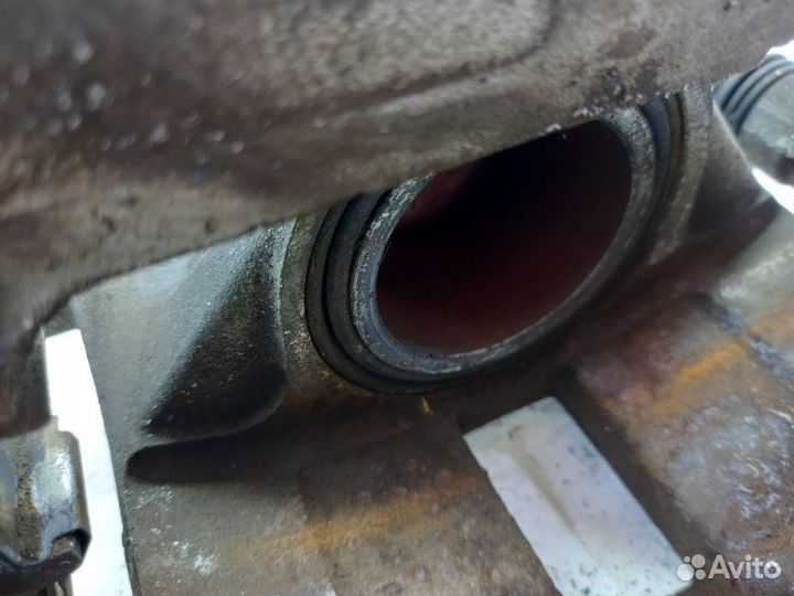 Суппорт передний правый Honda Civic FD1 R18A 2006