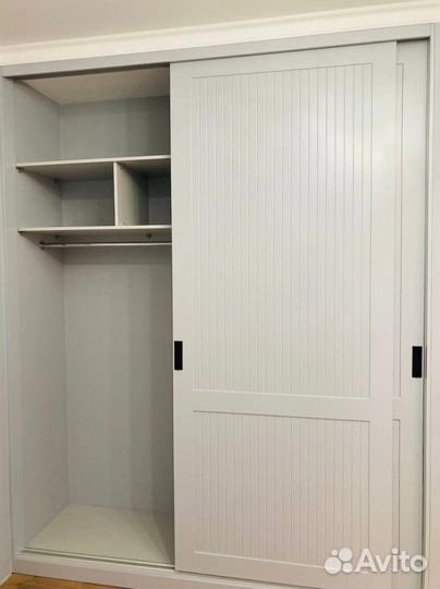 Шкаф двухстворчатый