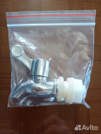 Краник - диспенсер для банки