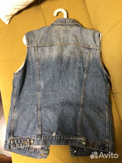 Джинсовая жилетка