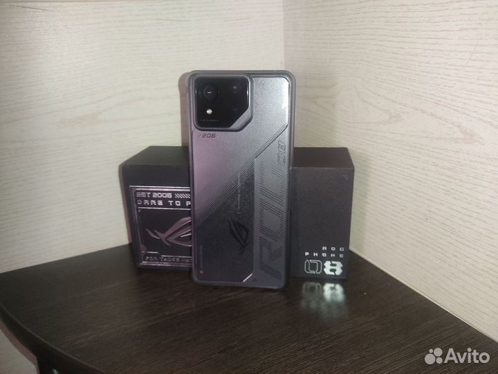 ASUS ROG Phone 8, 12/256 ГБ