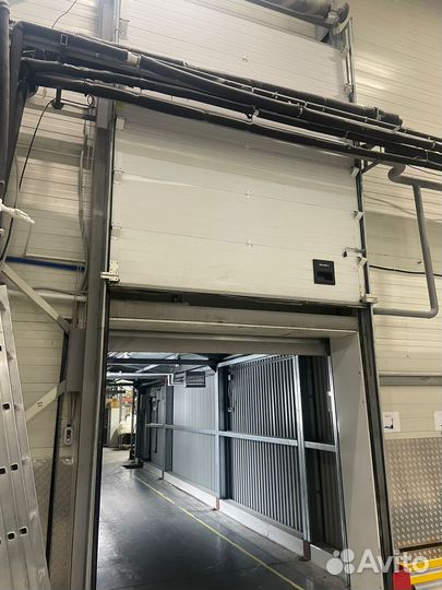 Секционные ворота бу